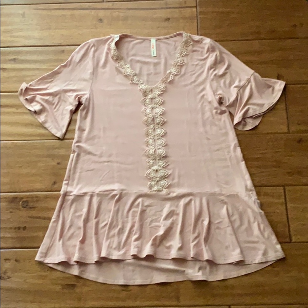 LAST CHANCE!!!!! Pink blouse